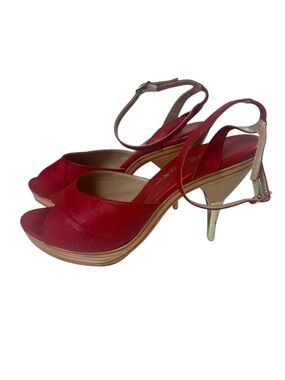 Re-Mix Retro Style Red
Women's Stiletto Platform Heels
Size 8